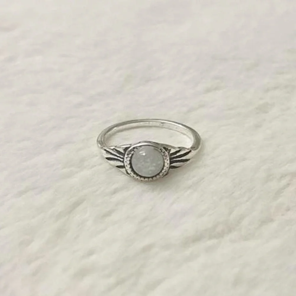 5/$15 🩷 MUST BUNDLE White Opal Silver Round Ring - Women Jewelry